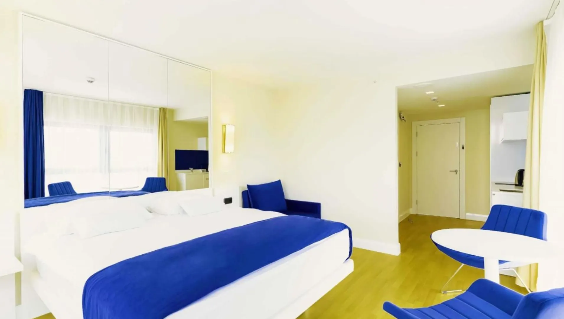 Comfy Sea View Aparthotel In Orbi City باتومي